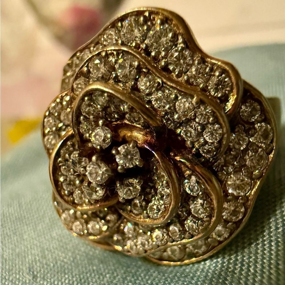 STATEMENT ROSE RING SWAROVSKI STYLE – SIZE 9 💎